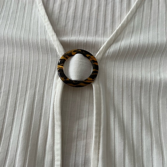 white flared sleeve top with open front - Picture 3 of 3